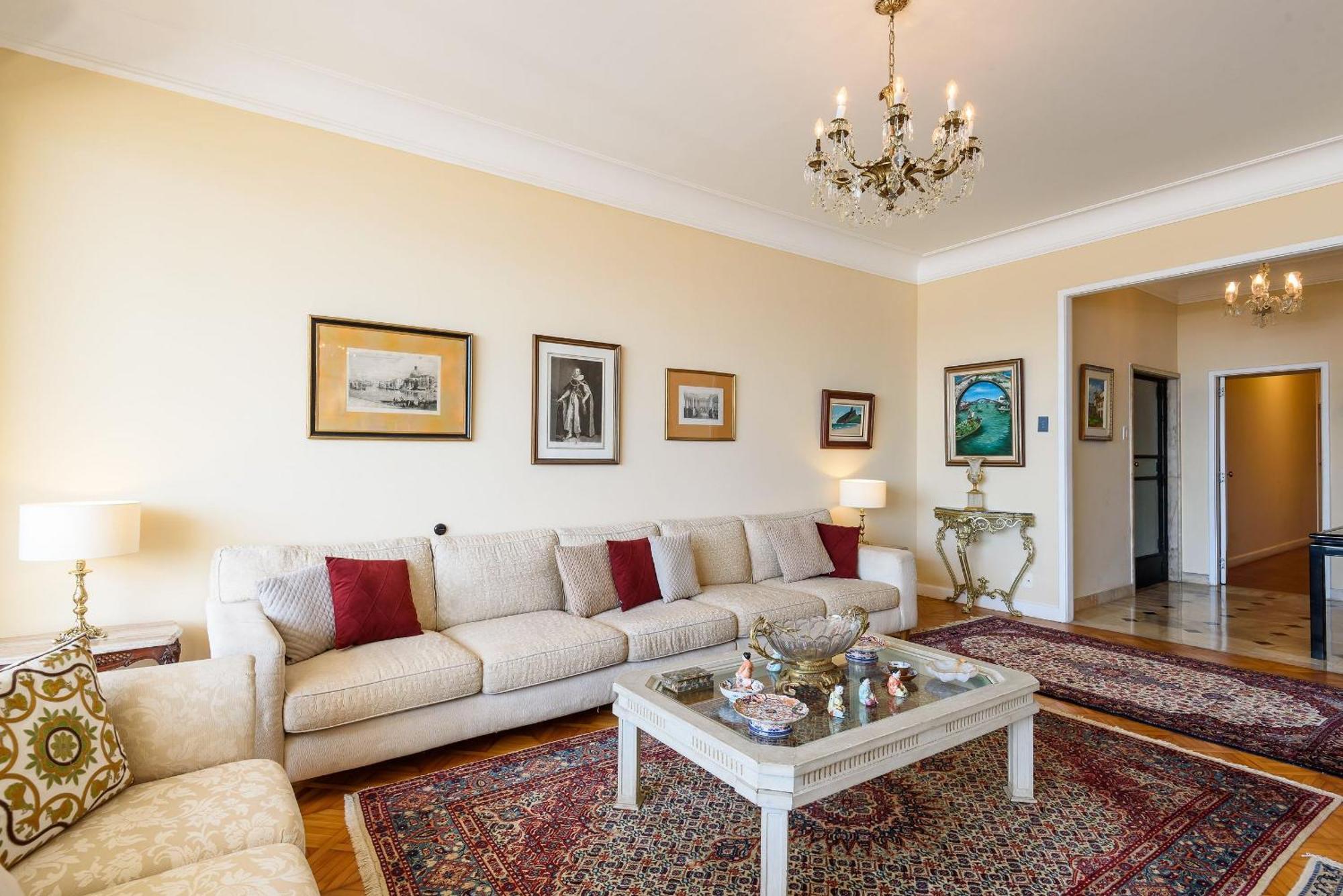 Apartamento Classico E Luxuoso 4qtos A Beira-mar | A 3484/301